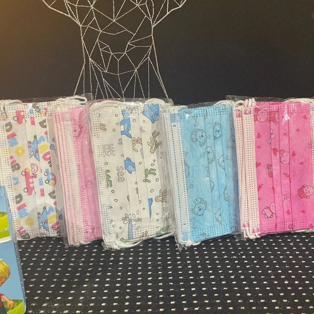 Kids designs Disposable box of 50 pieces